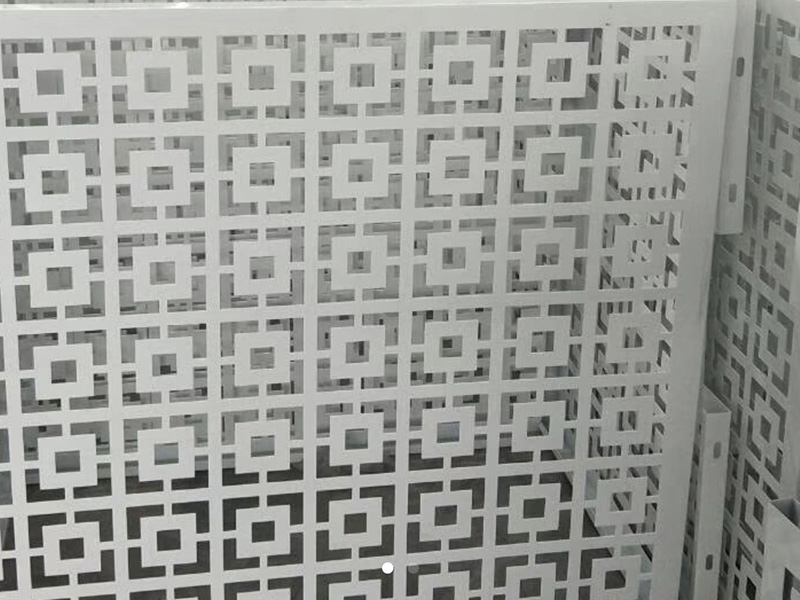 传统图案冲孔装饰板